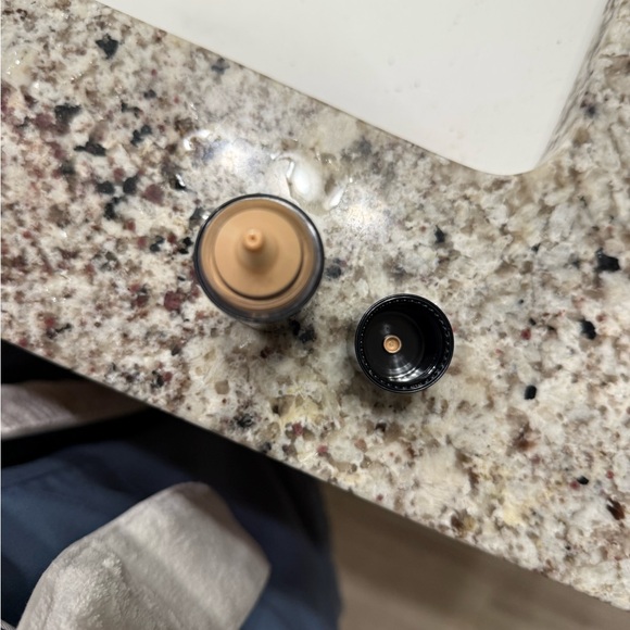 Surratt Dew Drop Foundation Shade 4 - Picture 4 of 5